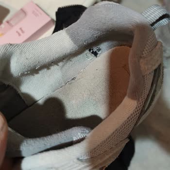 New Balance Ayakkabısında Üretim Hatası Ve Değişim Talebi