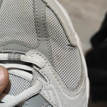 New Balance Ayakkabısında Üretim Hatası Ve Değişim Talebi
