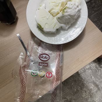 Akdo Pastaneleri Dondurmasının Bozulmuş Kalitesi Ve İade Reddi