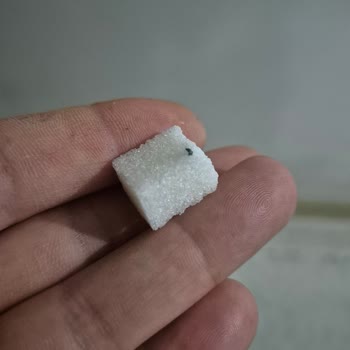 Migros Irmak Küp Şekerinde Bulunan Lastik Benzeri Yabancı Madde Gıda Güvenliği Endişesi