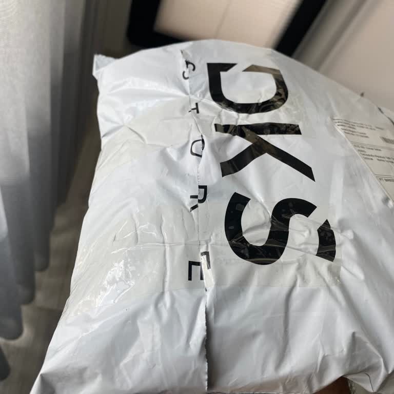 Dks Store'dan Gelen Paketin Kasıtlı Açılması Ve Yeniden Bantlanması