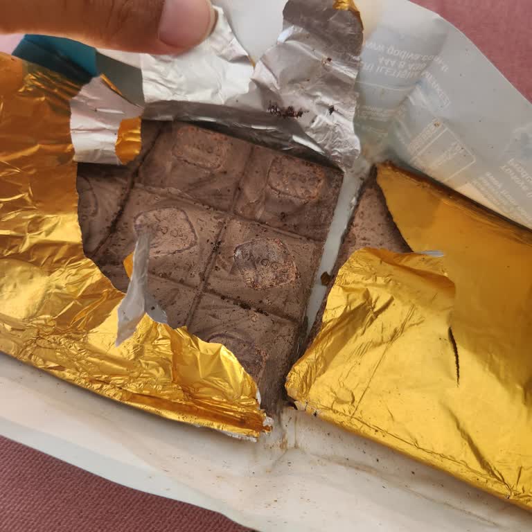 Macrocenter’da Bozulmuş Godiva Çikolatası İçin Para İadesi Ve Değişim Talebi