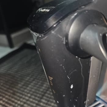 Kırık Süt Haznesiyle Gelen Philips Lattego 5543 Kahve Makinesi Üzerinde Ayıplı Ürün Şikayeti