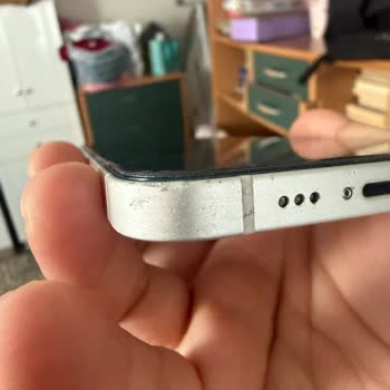 Epttavm Vitrin Ürünü Olarak Satılan İPhone 12'de Fiziksel Hasarlar Ve Reddedilen İade Talebi