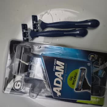 Şok Marketler Adam For Men 3’lü Tıraş Bıçağının Cilt Tahrişi Ve Kanamaya Neden Olması
