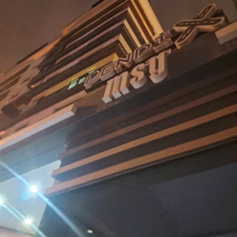 Pendik Çınardere'de Güvenlik Görevlisinin Kuryeye Kibirli Ve Kırıcı Davranışı