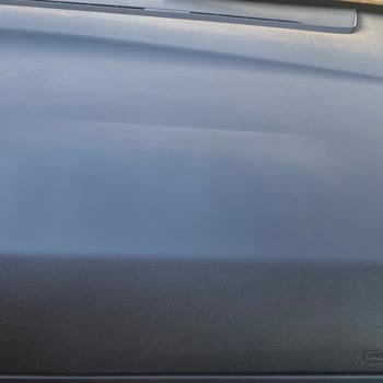 Fiat Grande Punto Airbag Bölgesindeki Çatlak Ve Şişlik Güvenlik Korkusu