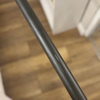 Dyson V10 Süpürgenin Sapı İlk Kullanımlarda Çizildi Ve Aşındı, Kalıcı Çözüm Ve Garanti Talebi