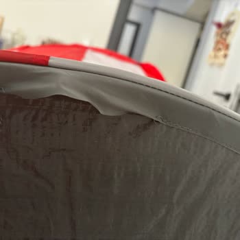 IKEA’dan Gelen Çadırda Kırmızı Renk Akması Ve Eksik Dikişler