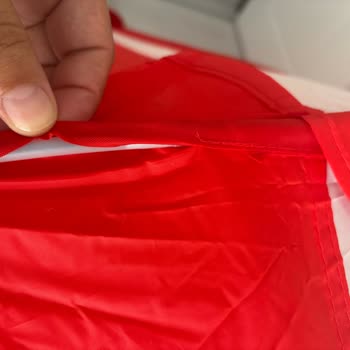 IKEA’dan Gelen Çadırda Kırmızı Renk Akması Ve Eksik Dikişler