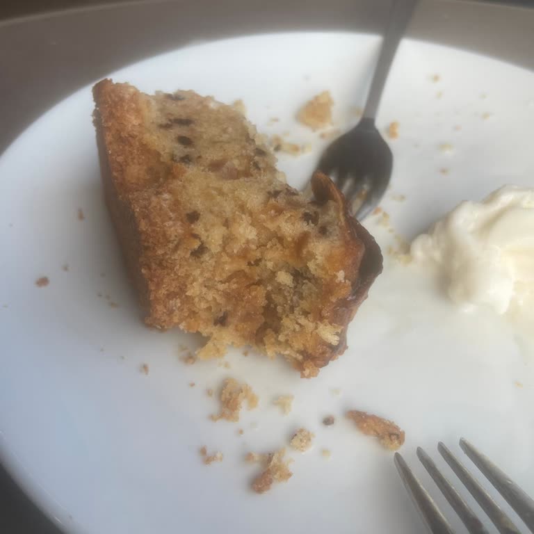 Kahve Dünyası Pendik Şubesinde Bayat Ve Bozulmuş Kek Servisi