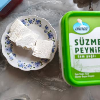 BİM'de Aknaz Tam Yağlı Süzme Peynirin Yanıltıcı Etiketi Ve Kalitesizliği
