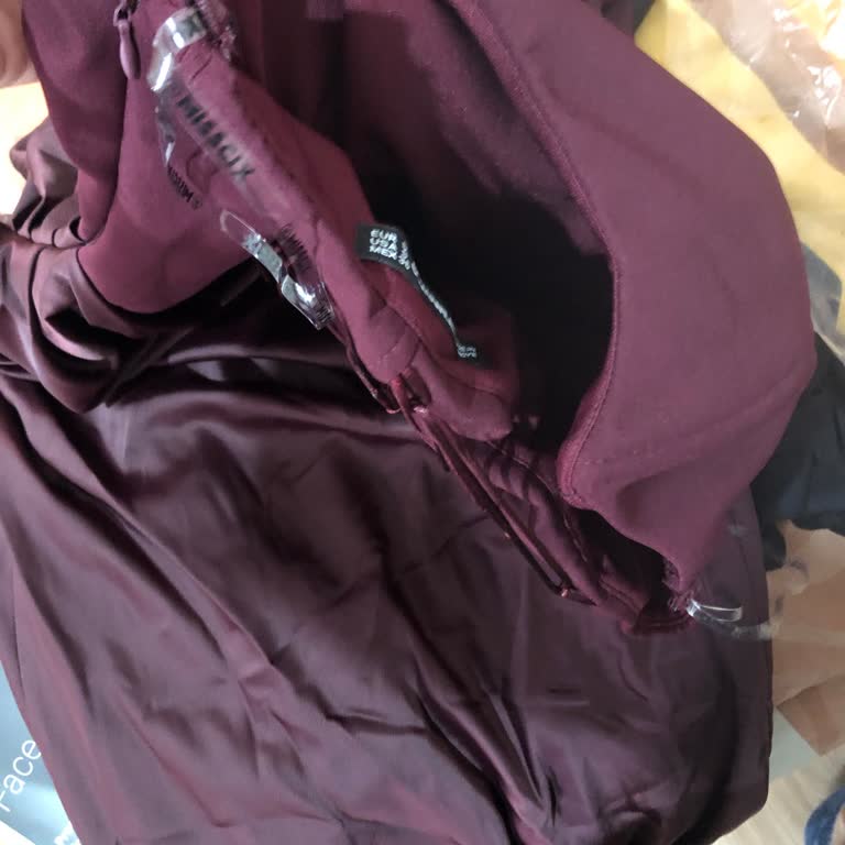 Öyküwear'den Etiketsiz Ve Kullanılmış Görünen Abiye Üzerine İade Ve Değişim Talebi