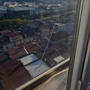 Onder Nakliyat’ın Dikkatsiz Taşınma Hizmeti: Cam Balkon Kırıldı, Yataklarda Lekeler, TV Hasarı