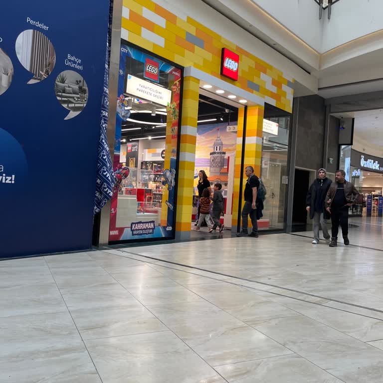 Lego Store’da Kahve İçmek İçin Girişe Engel