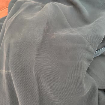 Tuğba Giyim’de Garanti Olmadan Renk Solması Ve Kumaş Bozulması