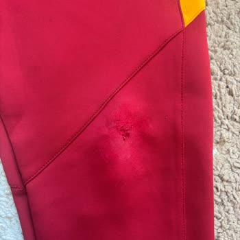 Orijinal Galatasaray Lisanslı Eşofman Altında Tek Kullanımda Diz Açılma Ve Erime