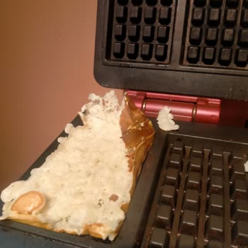 Omake Waffle Makinesinde Plaka Sorunu Satış Kaybına Neden Oldu