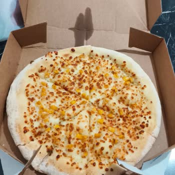 Domino’s Kasımpaşa Şubesinde Soğuk, İnce Pizza Ve Gecikmeli Teslimat Şikayeti