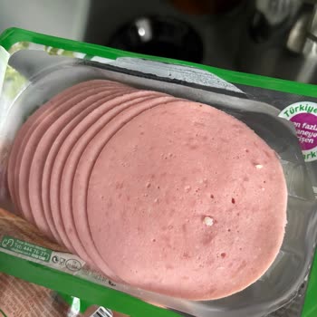 Migros'tan Satın Alınan Pınar Hindi Salamında Sert Beyaz Cisim