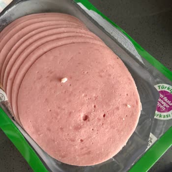 Migros'tan Satın Alınan Pınar Hindi Salamında Sert Beyaz Cisim