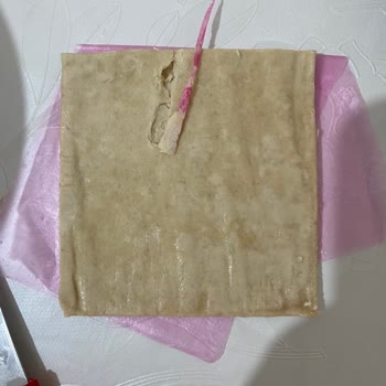 Superfresh Tereyağlı Milföyde Siyahlaşan Hamur Ve Poşet Parçaları