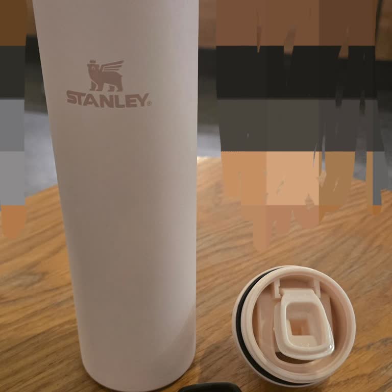 Sızdıran Stanley Termosu Ve Gallery Crystal Mağazasının Agresif Tutumu