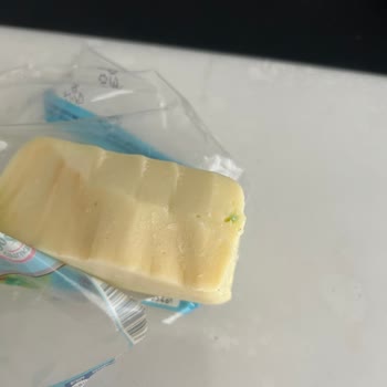 Sütaş Taze Kaşar Peynirinde Plastik Parça Bulunması Şok Yarattı