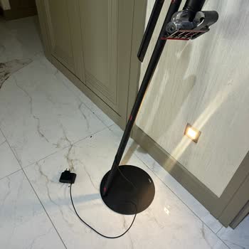 Dyson Dikey Süpürge Standı Kendi Kendine Kırıldı, Müşteri Hizmetinde Tutarsızlık