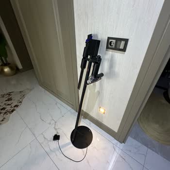 Dyson Dikey Süpürge Standı Kendi Kendine Kırıldı, Müşteri Hizmetinde Tutarsızlık