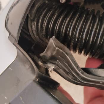 Bosch Süpürme Başlığı Kırıldı, Ücretsiz Değişim Talebi