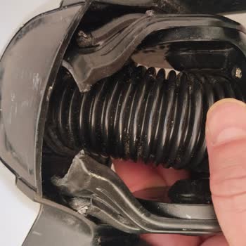 Bosch Süpürme Başlığı Kırıldı, Ücretsiz Değişim Talebi
