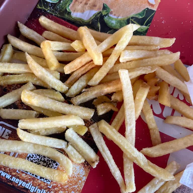 Burger King Kumluca Şubesinde Bayat Ve Soğuk Ürün Şikayeti