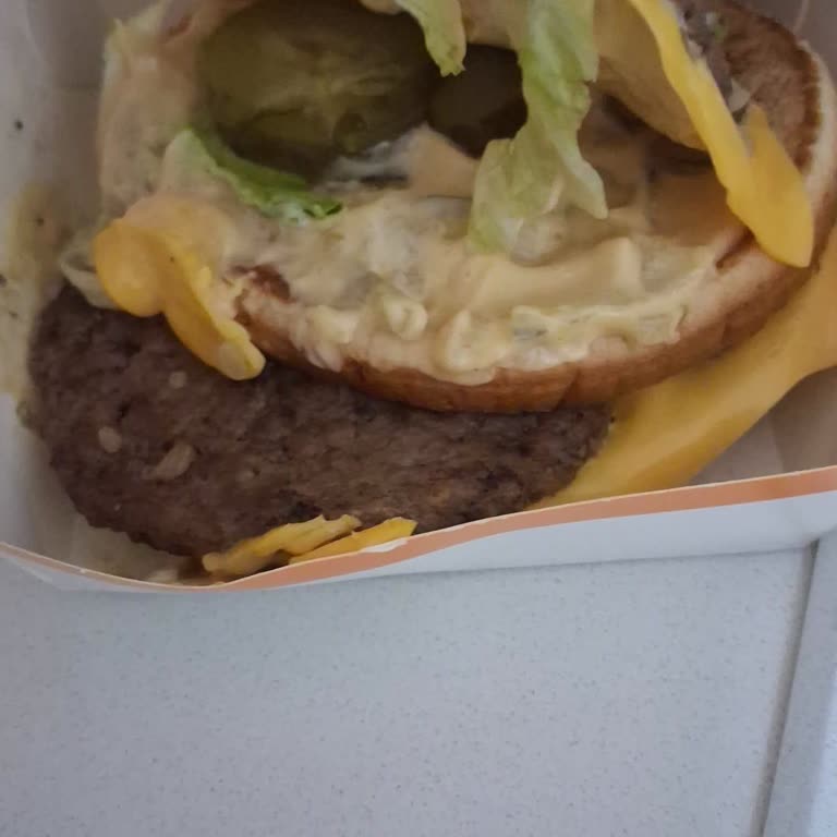Migros Yemek'ten Soğuk Ve Yanlış Hamburger, Tam İade Talebi