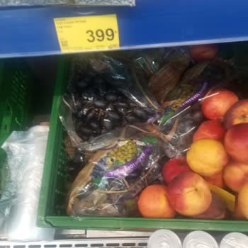 BİM Bağlarbaşı Şubesinde Çürük Meyve Ve Sebzeler Gıda Güvenliğini Tehdit Ediyor