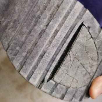 Derimod Kadın Botunun Tabanı İki Yılda Çift Tarafından Yırtıldı Ücretsiz Değişim Talebi