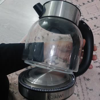 Kısa Sürede Kırılan Kettle’ın Alt Kısmı Çıktı, Elektrik Çarpma Riski Ve Güvenlik Sorunu