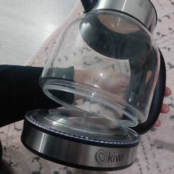 Kısa Sürede Kırılan Kettle’ın Alt Kısmı Çıktı, Elektrik Çarpma Riski Ve Güvenlik Sorunu