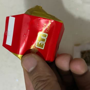 Migros’ta Satılan Eti Mini Tablet Çikolatanın Son Tüketim Tarihi Geçmiş Olması Ve Bozulmuş Görünümü