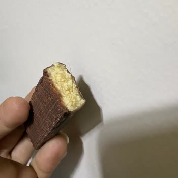 Hakmar Şubesinden Alınan Cino Çikolatada Kıl Tespiti