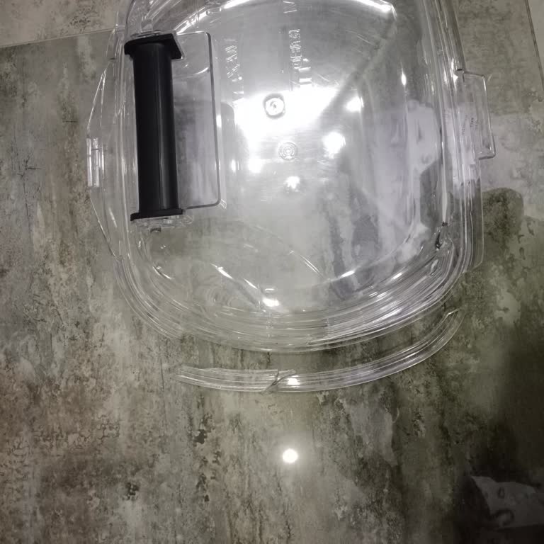Hoover Kurutma Makinesinin Su Haznesi Kırıldı, Ücretsiz Garanti Değişimi İsteniyor