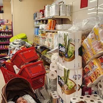 Şok Markette Dağınık Ve Güvensiz Düzen, Bebek Arabasıyla Müşteriler Korkuyor