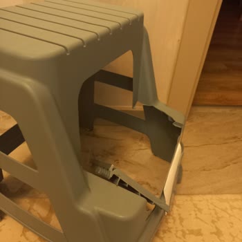 Koçtaş Tuffex Taburesi Kırıldı, Kullanıcı Başını Çarparak Yaralandı Ve İade Talep Ediyor