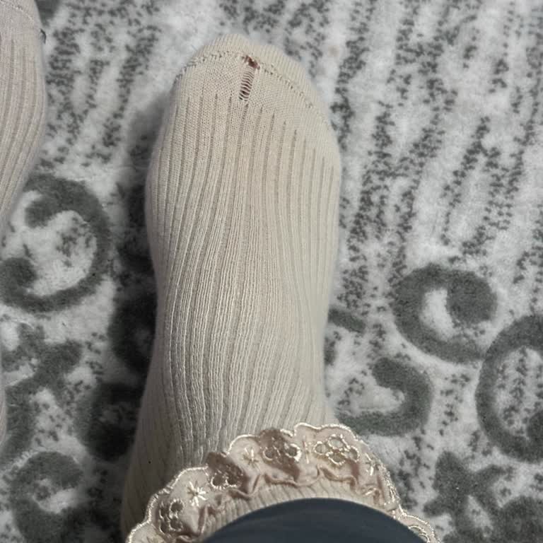 Penti Çoraplarında İlk Kullanımda Parmak Kaçması Sorunu Tekrar Ediyor