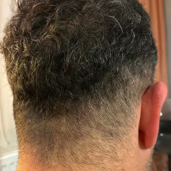 Yeni Berberin Özensiz Kesimi Müşteriyi Mahcup Bıraktı