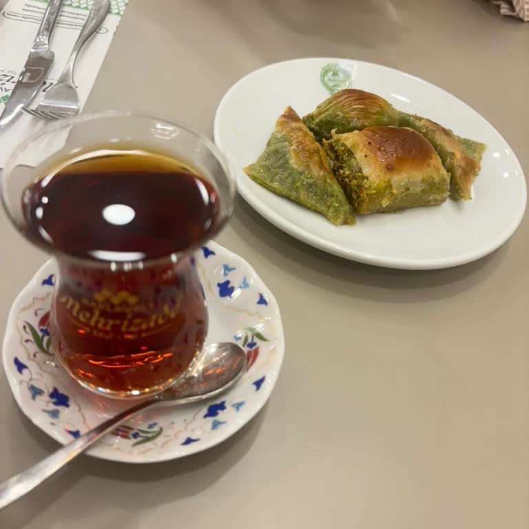 Sultançiftliği’nde Dört Dilim Baklava Ve Çay İçin Fahiş Ücret Şikayeti