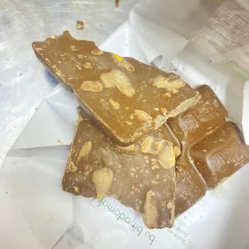 Nestle Sütlü Fındıklı Çikolatanın Kırık Ve Renk Sorunu