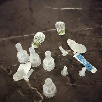 Ayset İğne Uçları Keskin Olmadığı İçin Şiddetli Ağrı Ve Sürekli Değiştirme Zorluğu