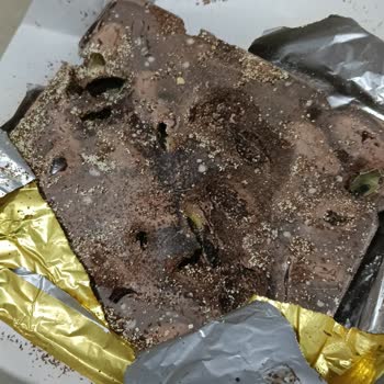 Eti Karam Antep Fıstıklı Bitter Çikolatanın Ambalajında Görülen Beyaz Lekeler Ve Kalite Sorunu