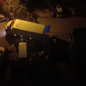 Eski Çağrı Marketin Sabah 04.30’da Gürültülü Mal İndirmesi Mahalleyi Uyutamıyor